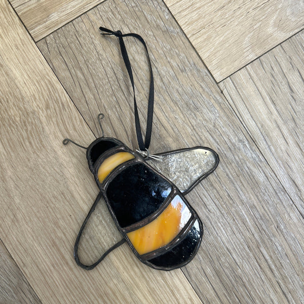 134-06 Bee Suncatcher - Tevlan Glass