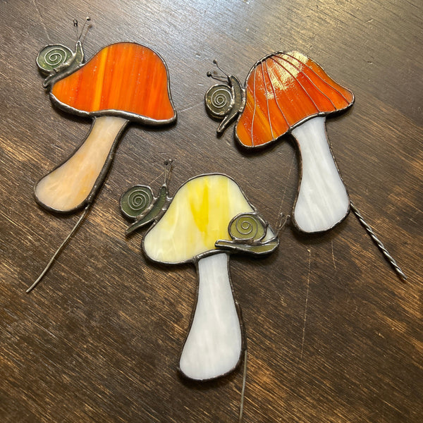 134-03 Mushroom with Snail Plant Picks - Tevlan Glass