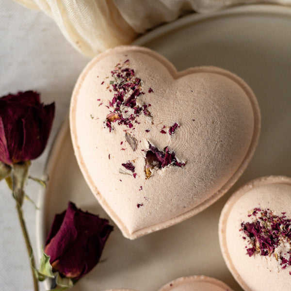 106-04 Luxury Heart Bath Bombs - Oatmel Bath & Body